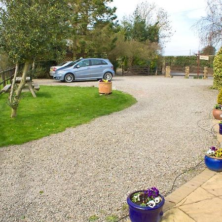 Wayside Guest House Albrighton Exterior foto